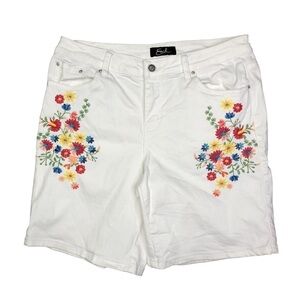 Earl Jeans white denim shorts stretch floral embroidery 12